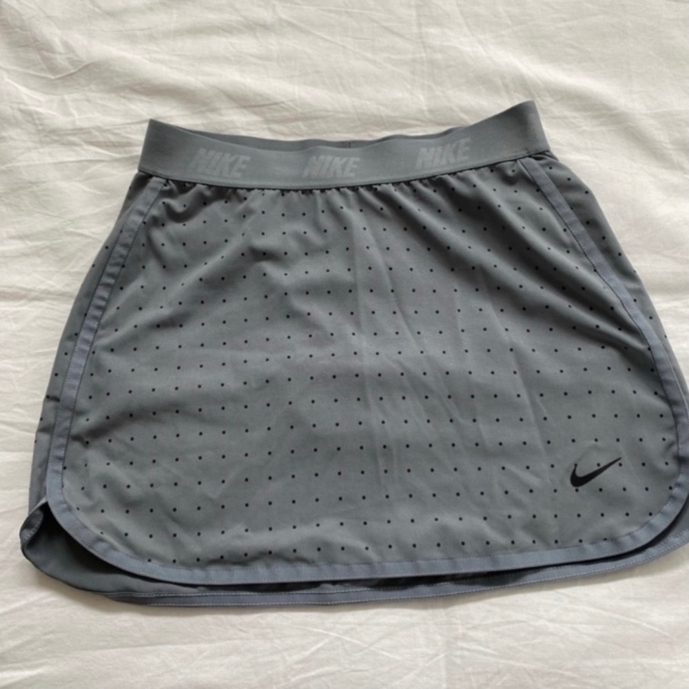 Nike gray skirt size small